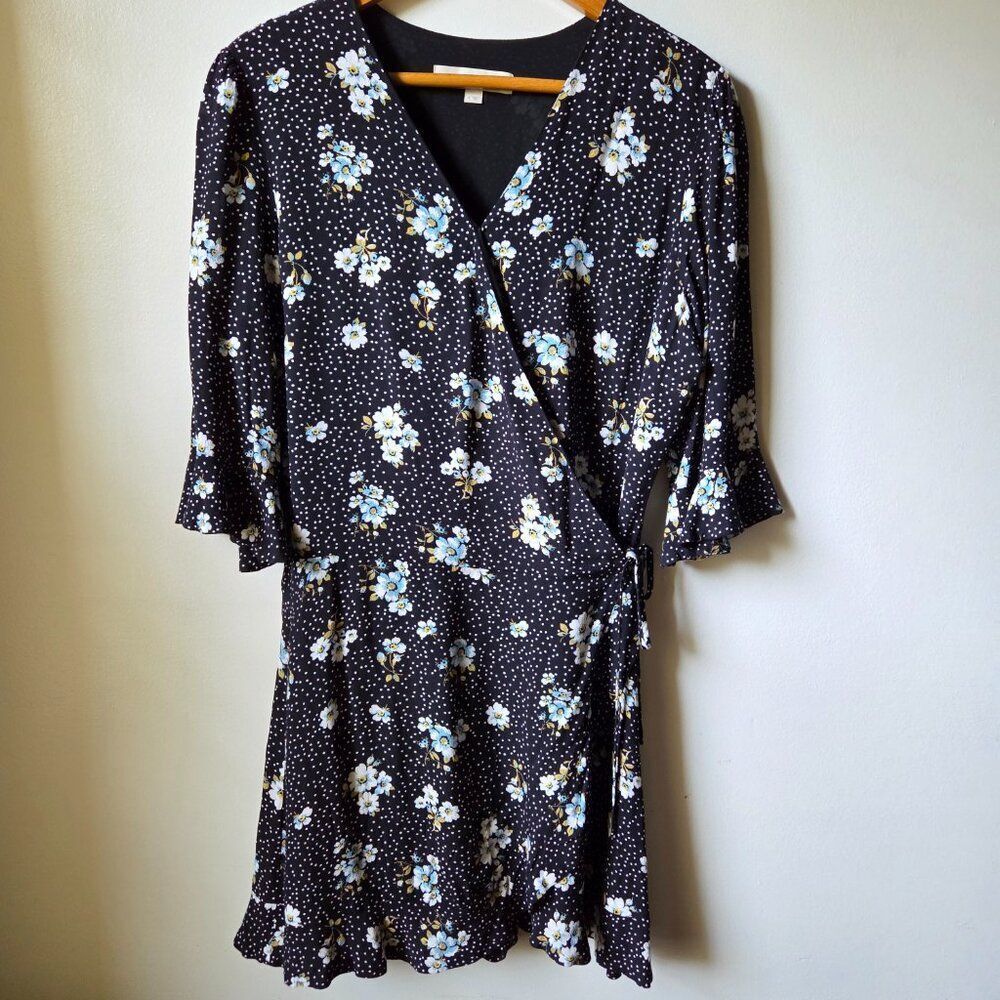 EUC LOFT FLORAL DOTTED WRAP ROMPER SIZE 8